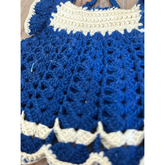 2 Crocheted Dress Potholder Towel Holder Blue/white - Picture 4 of 4